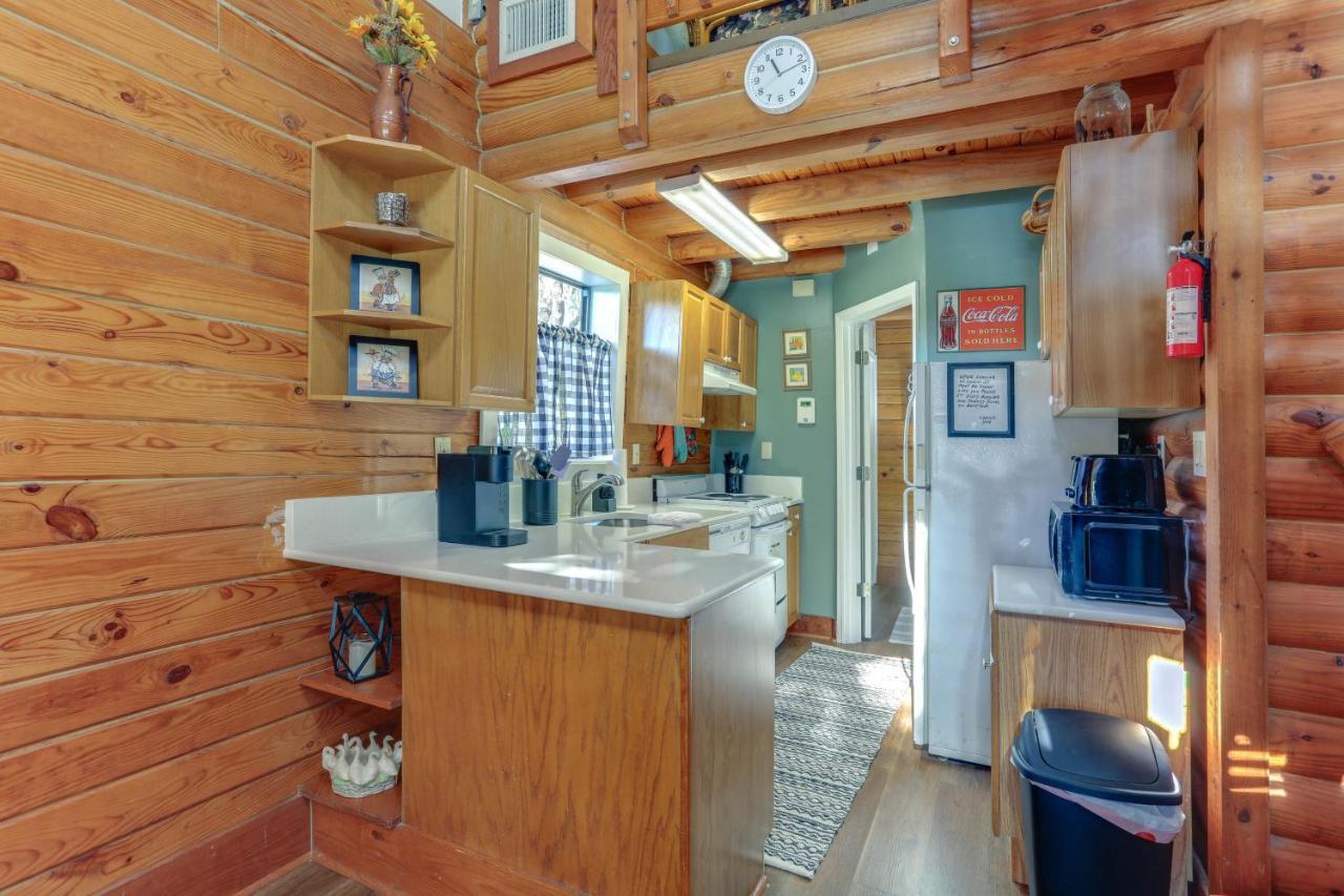 Okeechobee Cabin With Patio And Community Pool! Eksteriør bilde